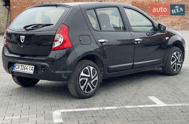 Хетчбек Dacia Sandero 2010 в Бережанах