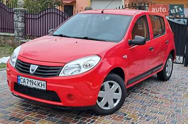 Хетчбек Dacia Sandero 2009 в Умані