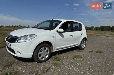 Хетчбек Dacia Sandero 2009 в Вінниці