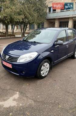 Хетчбек Dacia Sandero 2010 в Чернігові