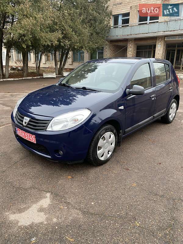 Хетчбек Dacia Sandero 2010 в Ніжині