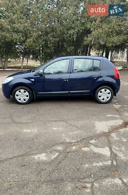 Хетчбек Dacia Sandero 2010 в Ніжині