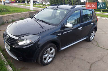 Хэтчбек Dacia Sandero 2011 в Одессе