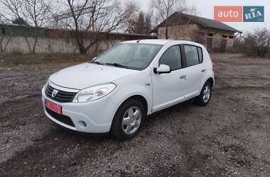 Хетчбек Dacia Sandero 2008 в Луцьку