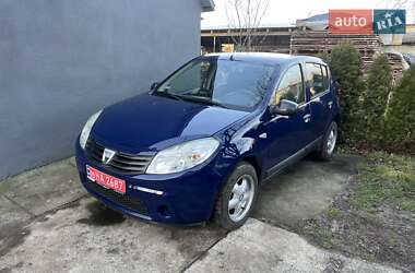 Хетчбек Dacia Sandero 2009 в Луцьку