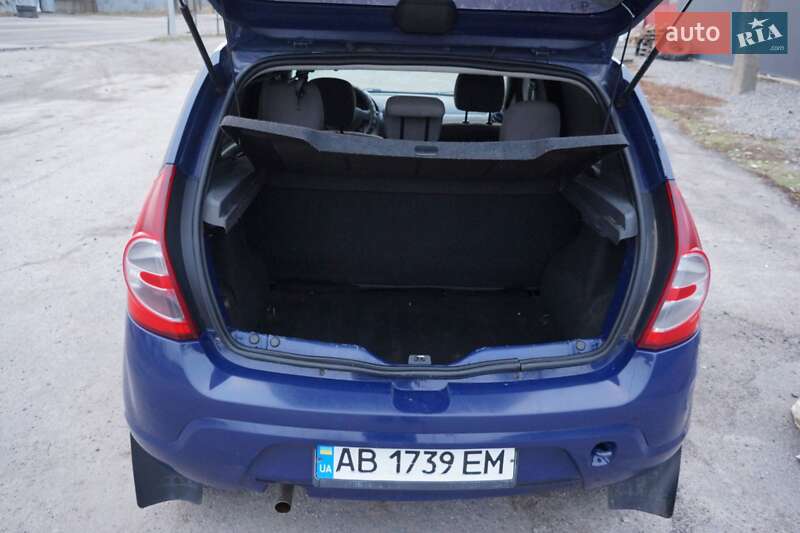 Хетчбек Dacia Sandero 2009 в Вінниці