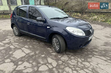 Хетчбек Dacia Sandero 2010 в Дніпрі