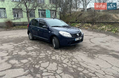 Хэтчбек Dacia Sandero 2010 в Днепре