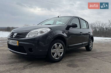 Хетчбек Dacia Sandero 2008 в Умані