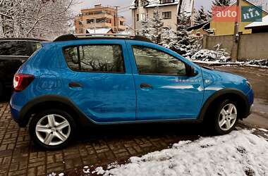 Хэтчбек Dacia Sandero 2012 в Львове