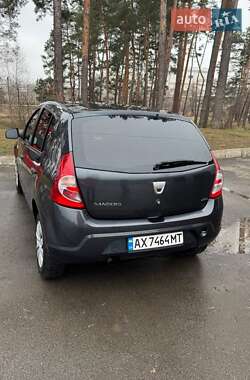 Хэтчбек Dacia Sandero 2010 в Харькове