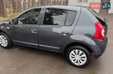 Хэтчбек Dacia Sandero 2010 в Харькове