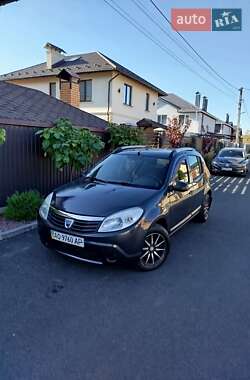 Хетчбек Dacia Sandero 2008 в Вінниці