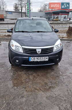 Хетчбек Dacia Sandero 2009 в Чернігові