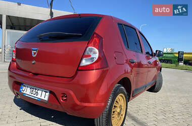 Хэтчбек Dacia Sandero 2012 в Львове