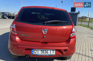 Хэтчбек Dacia Sandero 2012 в Львове