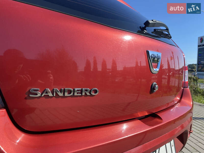 Хэтчбек Dacia Sandero 2012 в Львове