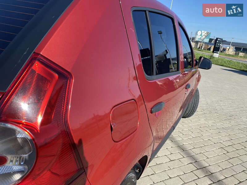 Хэтчбек Dacia Sandero 2012 в Львове