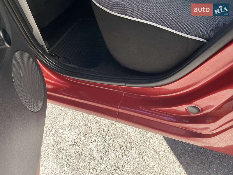Хэтчбек Dacia Sandero 2012 в Львове