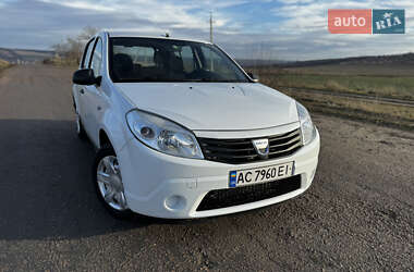 Хэтчбек Dacia Sandero 2011 в Захарьевке