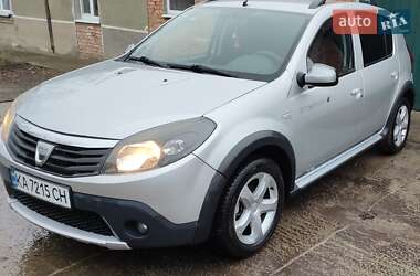 Хетчбек Dacia Sandero 2010 в Сумах