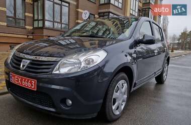 Хэтчбек Dacia Sandero 2009 в Чернигове