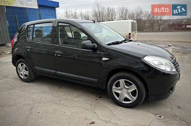 Хетчбек Dacia Sandero 2010 в Сумах