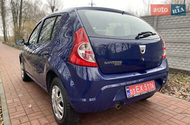 Хэтчбек Dacia Sandero 2009 в Хороле