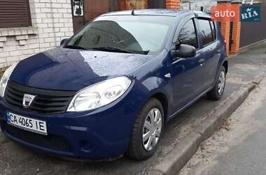 Хетчбек Dacia Sandero 2009 в Умані