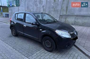 Хетчбек Dacia Sandero 2009 в Сумах