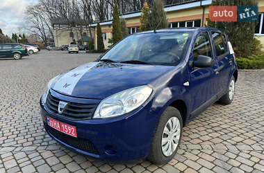 Хетчбек Dacia Sandero 2009 в Рівному