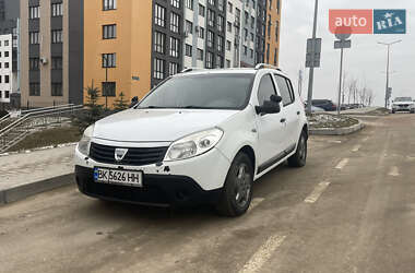 Хетчбек Dacia Sandero 2011 в Рівному