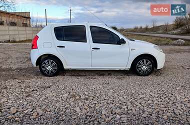 Хэтчбек Dacia Sandero 2009 в Браиловом