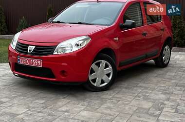 Хэтчбек Dacia Sandero 2009 в Сарнах