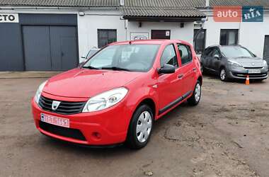 Хэтчбек Dacia Sandero 2009 в Чернигове