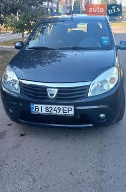 Хетчбек Dacia Sandero 2009 в Полтаві