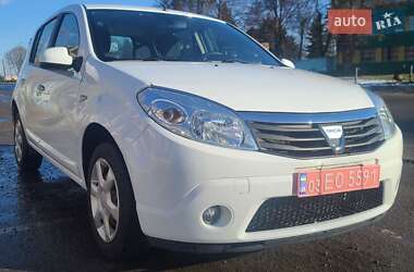 Хэтчбек Dacia Sandero 2011 в Луцке