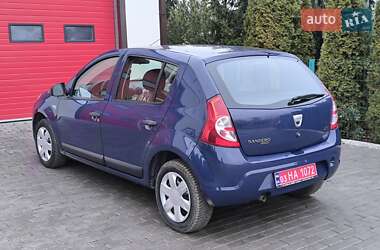 Хэтчбек Dacia Sandero 2009 в Доброполье