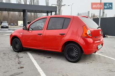 Хэтчбек Dacia Sandero 2009 в Виннице