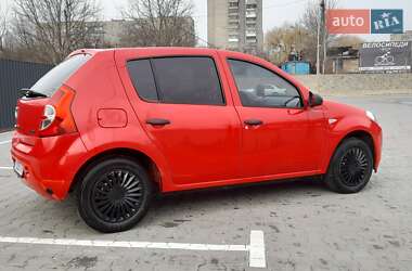 Хэтчбек Dacia Sandero 2009 в Виннице