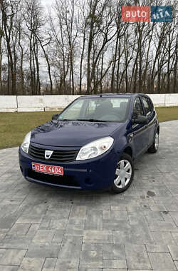 Хэтчбек Dacia Sandero 2009 в Луцке