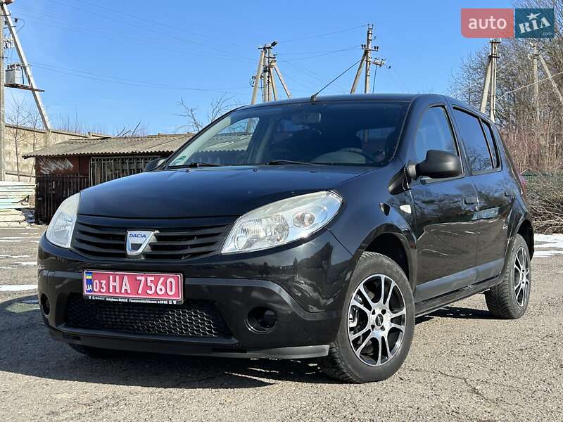 Хэтчбек Dacia Sandero 2009 в Ровно