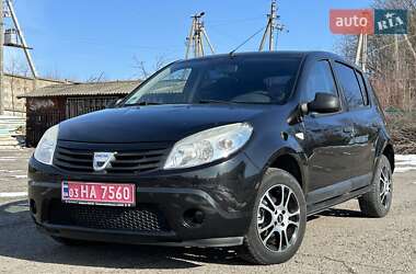 Хэтчбек Dacia Sandero 2009 в Ровно