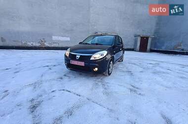 Хетчбек Dacia Sandero 2009 в Рівному