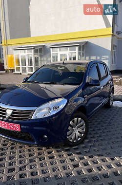 Хетчбек Dacia Sandero 2009 в Полтаві