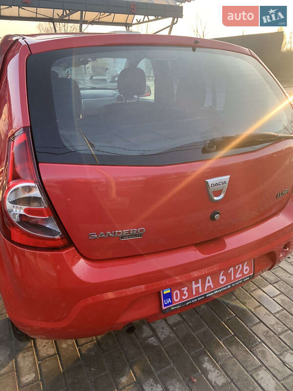 Хетчбек Dacia Sandero 2009 в Звягелі