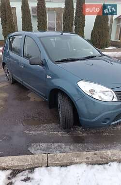 Dacia Sandero 2011