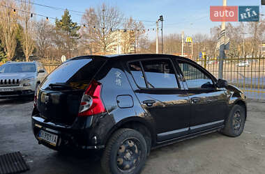 Хетчбек Dacia Sandero 2010 в Львові