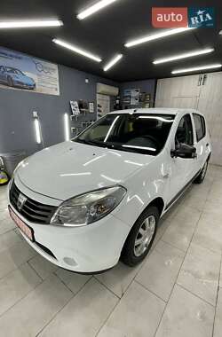 Хетчбек Dacia Sandero 2012 в Львові