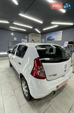 Хетчбек Dacia Sandero 2012 в Львові